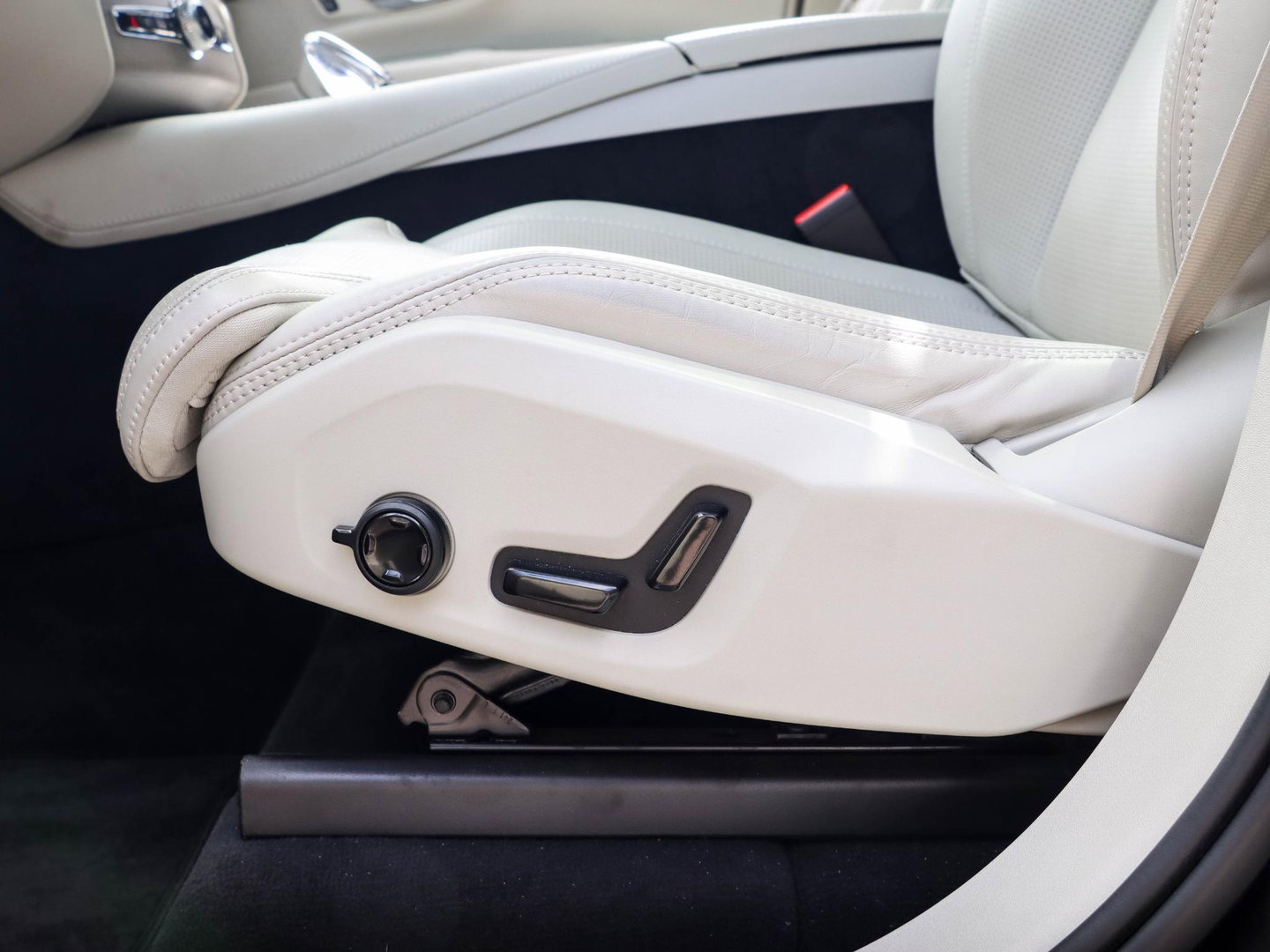 Volvo XC90 T6 AWD Ultra Bright Auto