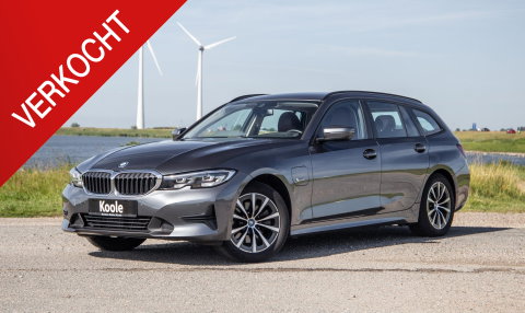 BMW 3 Serie Touring 320e LED / DEALER ONDERHOUDEN / STOELVERWARMING / CAMERA / CARPLAY