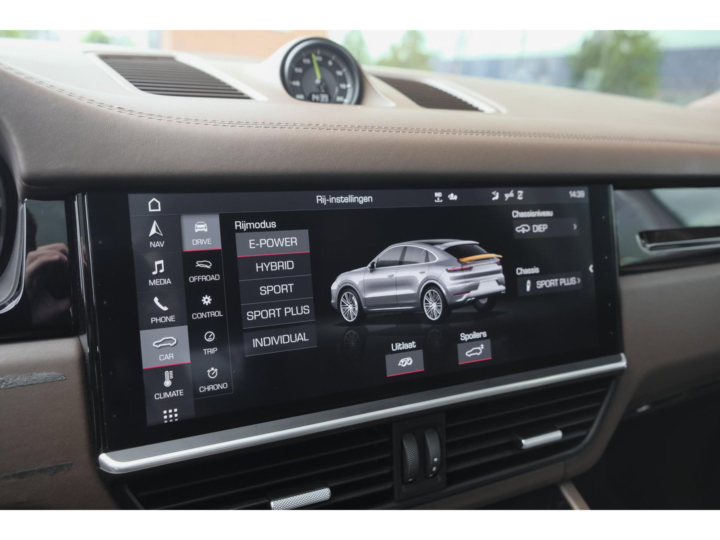 Porsche Cayenne Coupé 4.0 V8 Turbo S 680pk E-Hybrid Panoramadak 4-wielsturing *SOH 94%* Trekhaak PDCC BOMVOL 1e Eigenaar NLauto 22" LMV