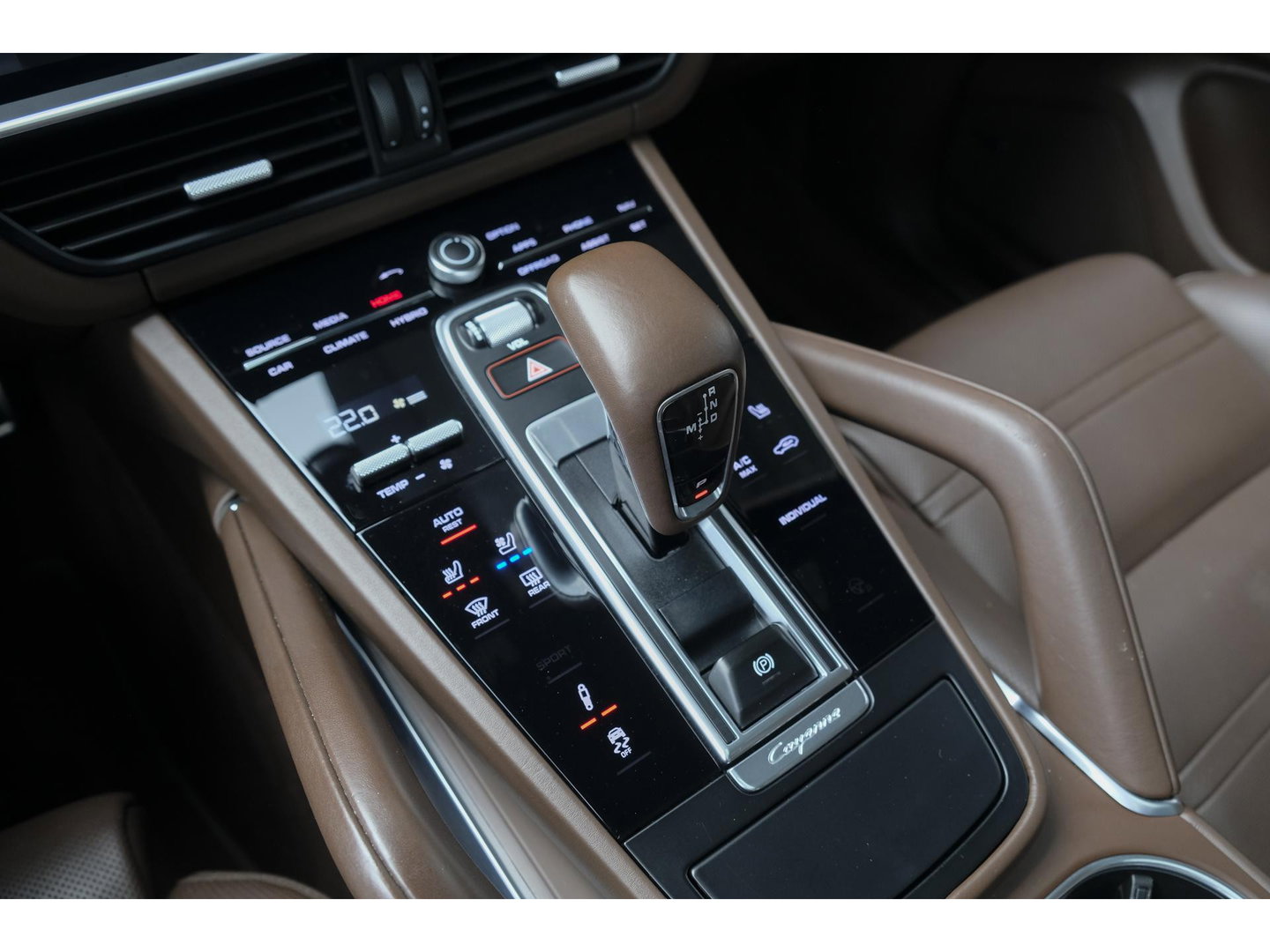 Porsche Cayenne Coupé 4.0 V8 Turbo S 680pk E-Hybrid Panoramadak 4-wielsturing *SOH 94%* Trekhaak PDCC BOMVOL 1e Eigenaar NLauto 22" LMV