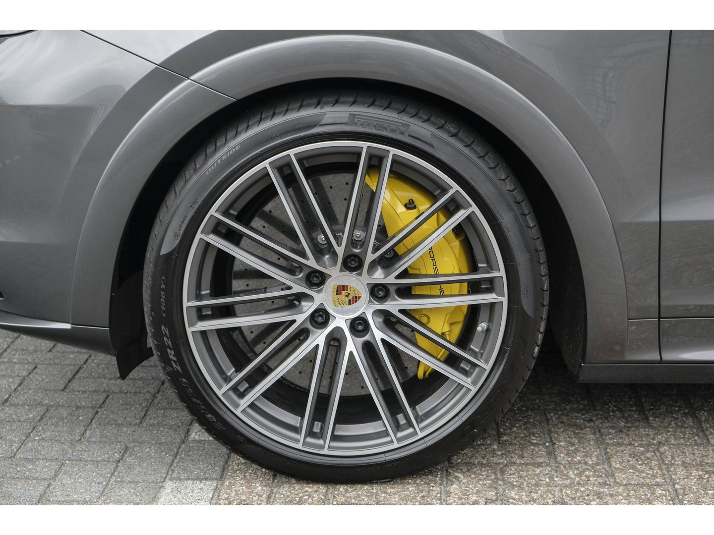 Porsche Cayenne Coupé 4.0 V8 Turbo S 680pk E-Hybrid Panoramadak 4-wielsturing *SOH 94%* Trekhaak PDCC BOMVOL 1e Eigenaar NLauto 22" LMV