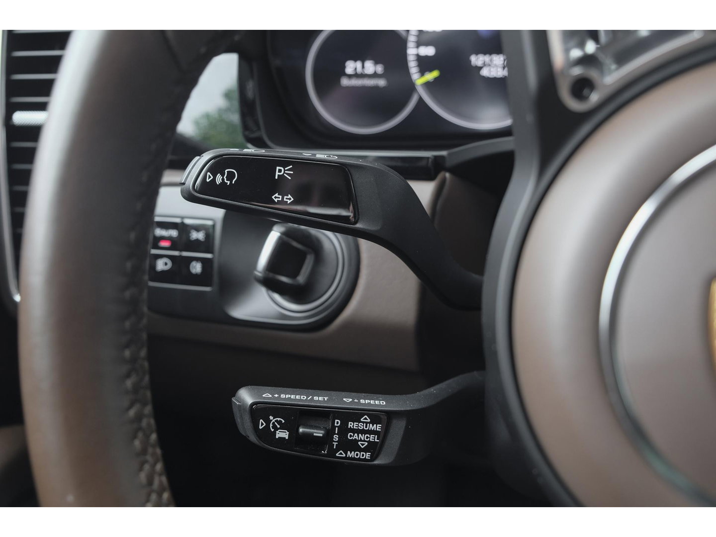 Porsche Cayenne Coupé 4.0 V8 Turbo S 680pk E-Hybrid Panoramadak 4-wielsturing *SOH 94%* Trekhaak PDCC BOMVOL 1e Eigenaar NLauto 22" LMV