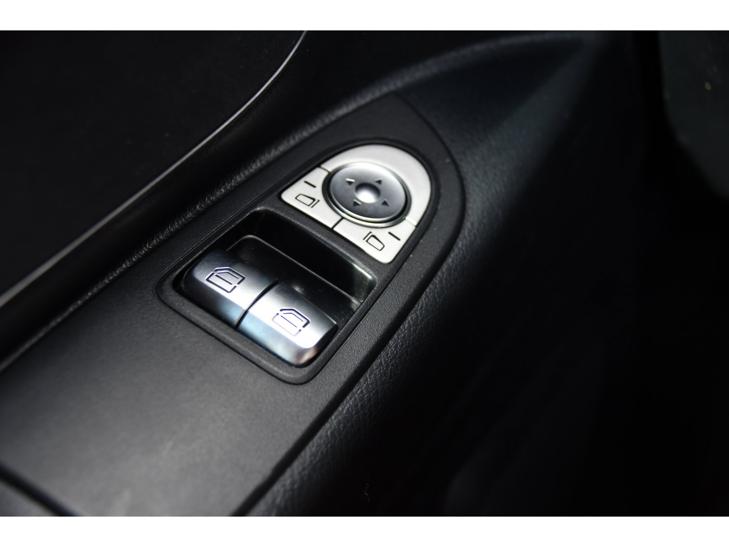 Mercedes-Benz Vito 119 CDI L3 PB Edition Camera, Cruise, Carplay, LED, 190pk, Stoelverwarming, Trekhaak, multimedia, Automaat, Uniek!