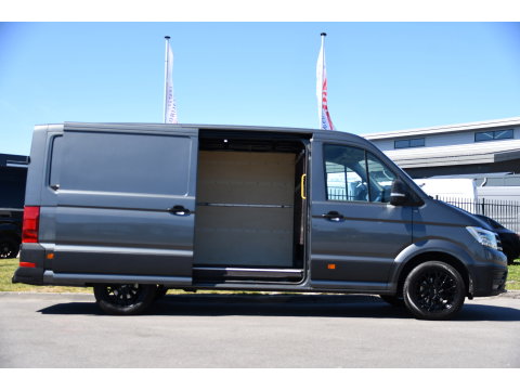 Volkswagen Crafter 35 2.0 TDI L3H2 Highline PB Edition Full Options! Adaptieve Cruise, Camera, Carplay, LED, Stuur verwarming, 177pk, Automaat, Multimedia, Stoelverwarming, Uniek!