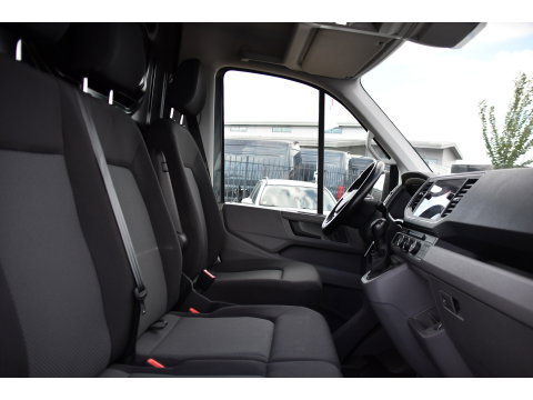 Volkswagen Crafter 35 2.0 TDI L3H2 Highline PB Edition Full Options! Adaptieve Cruise, Camera, Carplay, LED, Stuur verwarming, 177pk, Automaat, Multimedia, Stoelverwarming, Uniek!