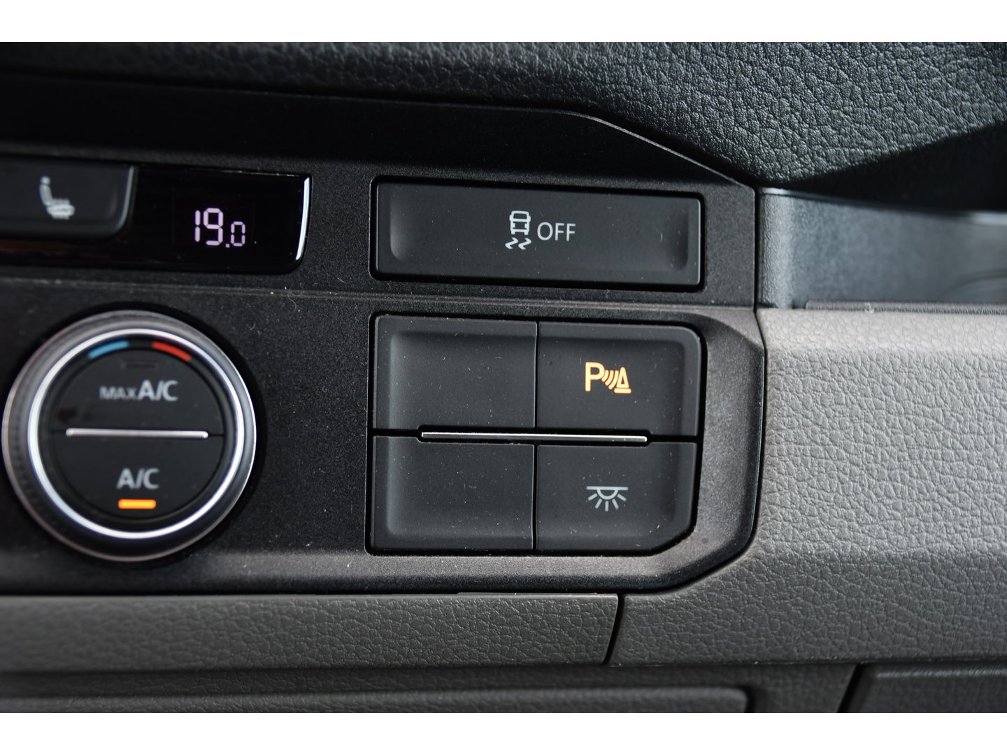 Volkswagen Crafter 35 2.0 TDI L3H2 Highline PB Edition Full Options! Adaptieve Cruise, Camera, Carplay, LED, Stuur verwarming, 177pk, Automaat, Multimedia, Stoelverwarming, Uniek!