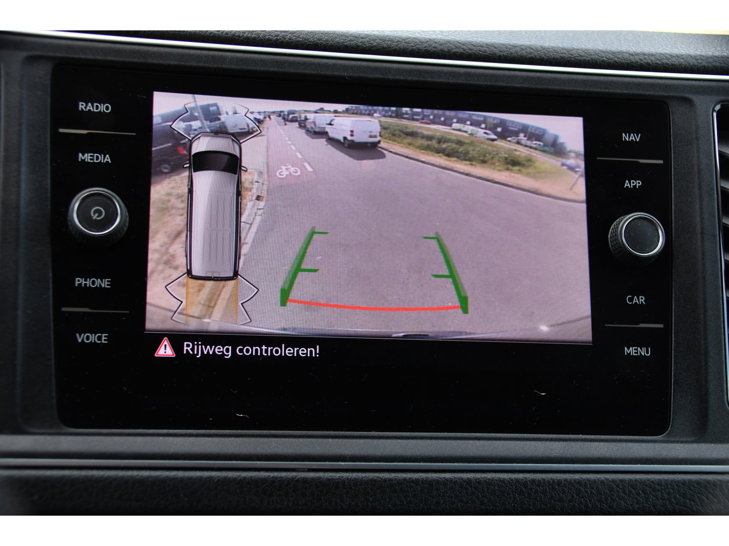 Volkswagen Crafter 35 2.0 TDI L3H2 Highline PB Edition Full Options! Adaptieve Cruise, Camera, Carplay, LED, Stuur verwarming, 177pk, Automaat, Multimedia, Stoelverwarming, Uniek!