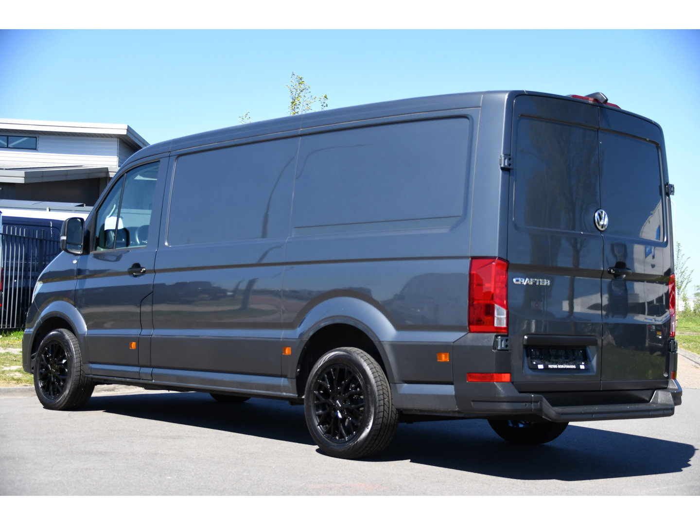 Volkswagen Crafter 35 2.0 TDI L3H2 Highline PB Edition Full Options! Adaptieve Cruise, Camera, Carplay, LED, Stuur verwarming, 177pk, Automaat, Multimedia, Stoelverwarming, Uniek!
