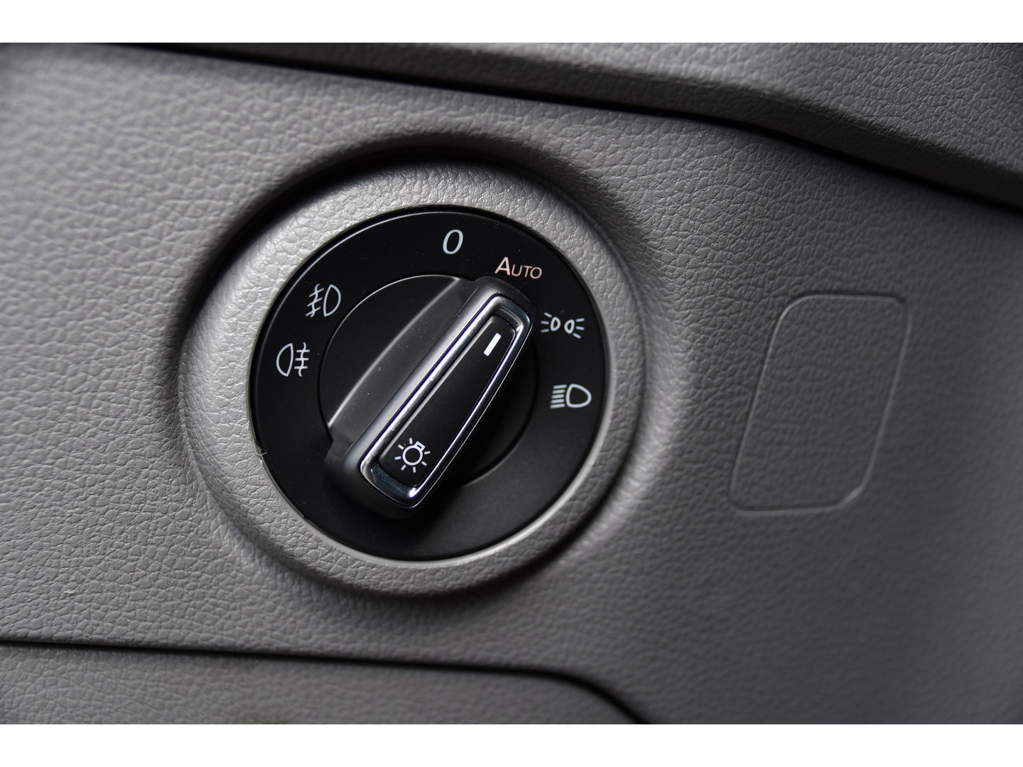 Volkswagen Crafter 35 2.0 TDI L3H2 Highline PB Edition Full Options! Adaptieve Cruise, Camera, Carplay, LED, Stuur verwarming, 177pk, Automaat, Multimedia, Stoelverwarming, Uniek!