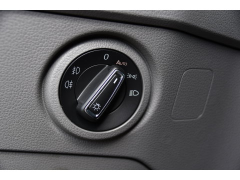 Volkswagen Crafter 35 2.0 TDI L3H2 Highline PB Edition Full Options! Adaptieve Cruise, Camera, Carplay, LED, Stuur verwarming, 177pk, Automaat, Multimedia, Stoelverwarming, Uniek!