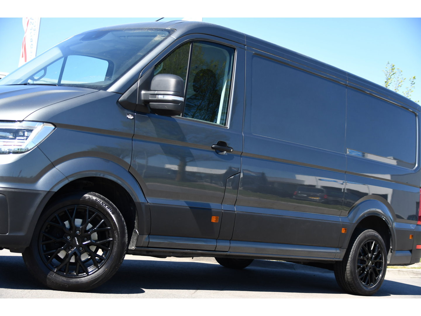 Volkswagen Crafter 35 2.0 TDI L3H2 Highline PB Edition Full Options! Adaptieve Cruise, Camera, Carplay, LED, Stuur verwarming, 177pk, Automaat, Multimedia, Stoelverwarming, Uniek!