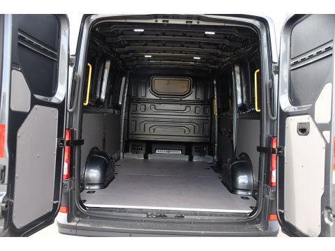 Volkswagen Crafter 35 2.0 TDI L3H2 Highline PB Edition Full Options! Adaptieve Cruise, Camera, Carplay, LED, Stuur verwarming, 177pk, Automaat, Multimedia, Stoelverwarming, Uniek!