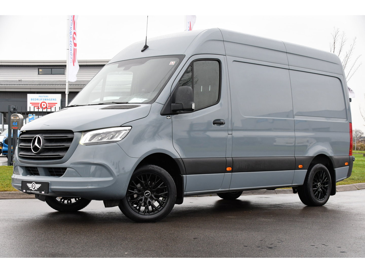 Mercedes-Benz Sprinter 317 2.2 CDI L2H2 PB Edition 360 Camera, Cruise, LED, Carplay, Leder, Stoelverwarming, Standkachel, 10,5'' Mbux, Automaat, 170pk, Virtual, Uniek!
