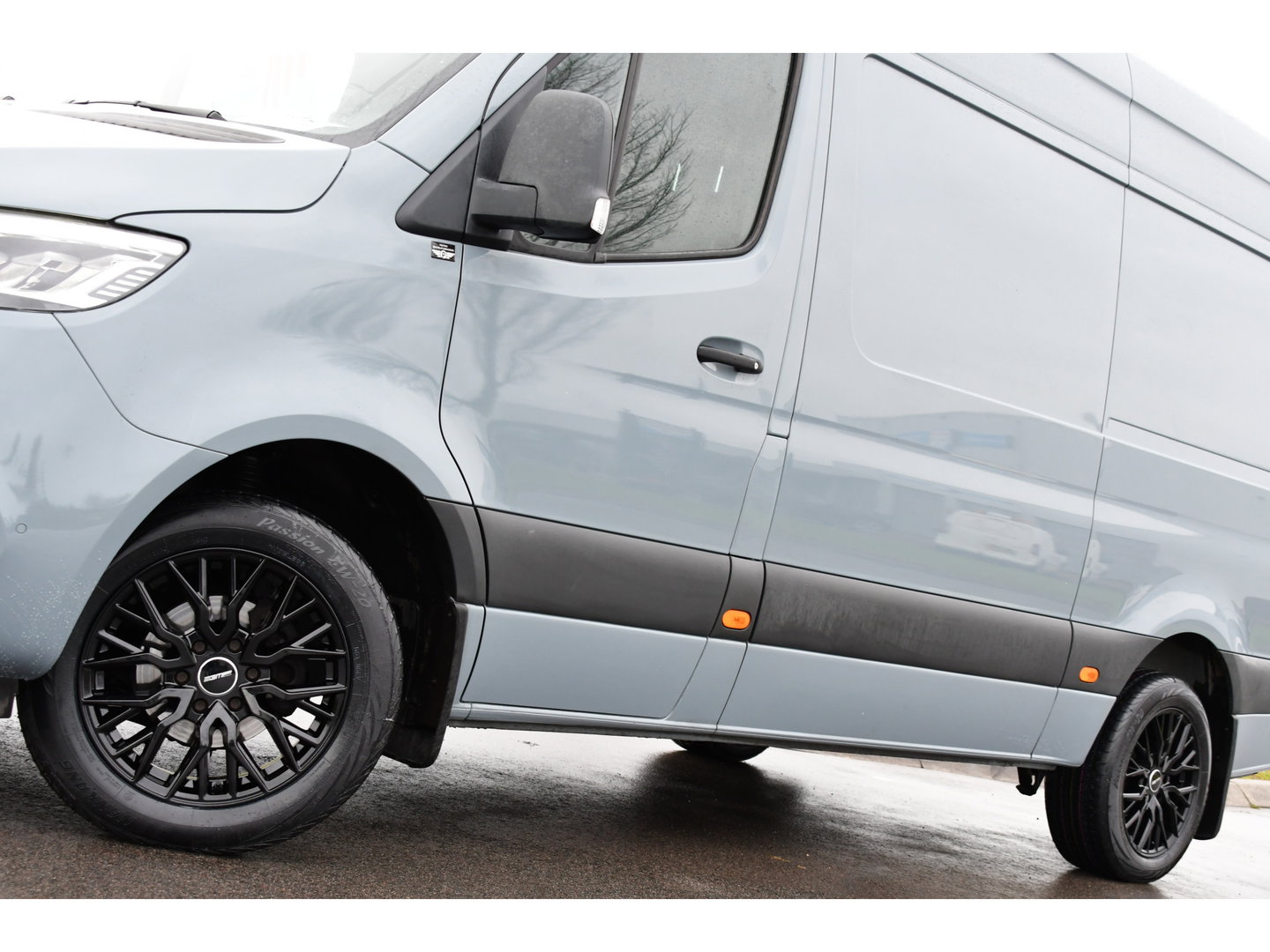 Mercedes-Benz Sprinter 317 2.2 CDI L2H2 PB Edition 360 Camera, Cruise, LED, Carplay, Leder, Stoelverwarming, Standkachel, 10,5'' Mbux, Automaat, 170pk, Virtual, Uniek!
