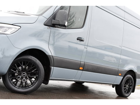 Mercedes-Benz Sprinter 317 2.2 CDI L2H2 PB Edition 360 Camera, Cruise, LED, Carplay, Leder, Stoelverwarming, Standkachel, 10,5'' Mbux, Automaat, 170pk, Virtual, Uniek!