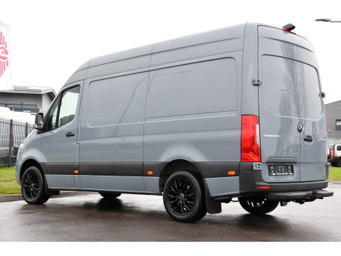 Mercedes-Benz Sprinter 317 2.2 CDI L2H2 PB Edition 360 Camera, Cruise, LED, Carplay, Leder, Stoelverwarming, Standkachel, 10,5'' Mbux, Automaat, 170pk, Virtual, Uniek!