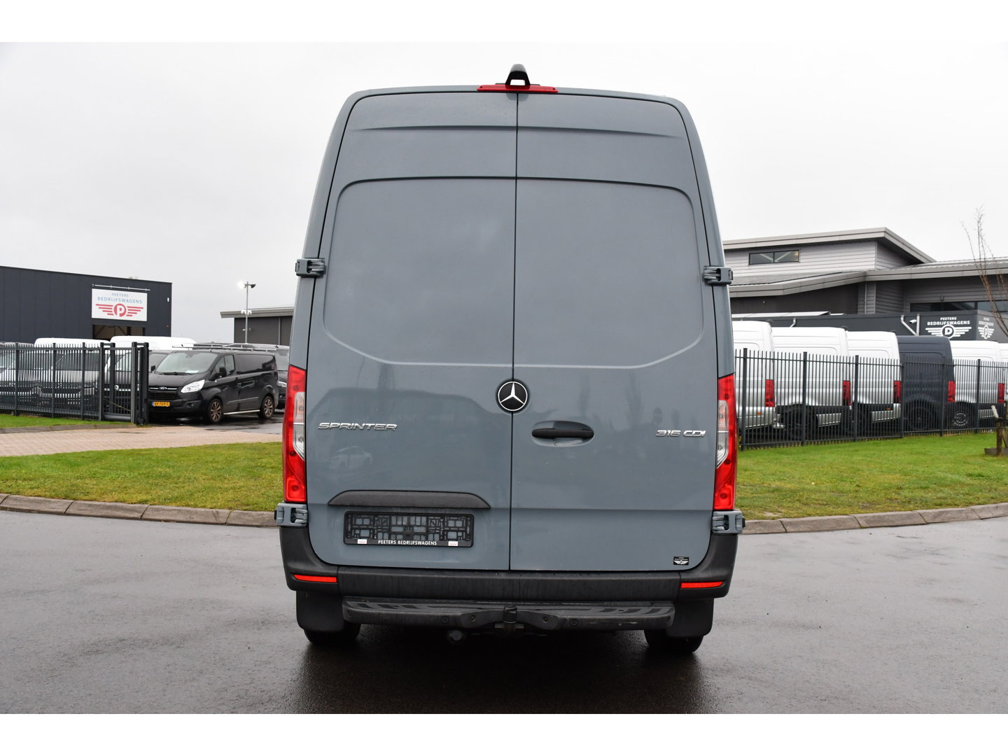 Mercedes-Benz Sprinter 317 2.2 CDI L2H2 PB Edition 360 Camera, Cruise, LED, Carplay, Leder, Stoelverwarming, Standkachel, 10,5'' Mbux, Automaat, 170pk, Virtual, Uniek!