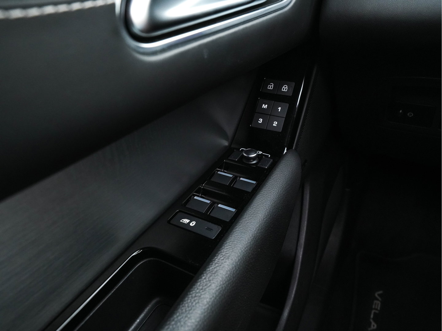 Land Rover Range Rover Velar 2.0 D200 R-Dynamic HSE AWD MHEV Aut. *PANO | LEATHER | FULL-LED | TOPVIEW | MEMORY-PACK | ADAPTIVE-CRUISE | BLINDSPOT | DIGI-COCKPIT | NAVI-FULLMAP | PRIVACY-GLASS | SHIFTPADDLES | 20''ALU*