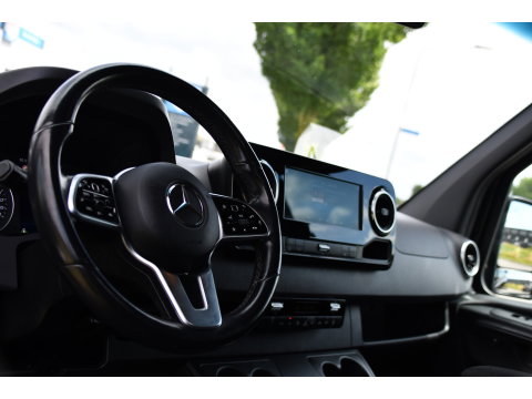 Mercedes-Benz Sprinter 319 3.0 CDI L2H2 DC Black Edition MARGE! Adaptieve Cruise, Camera, LED, Carplay, Standkachel, 10,5'' Mbux, Automaat, 3500kg Trekhaak, Uniek!