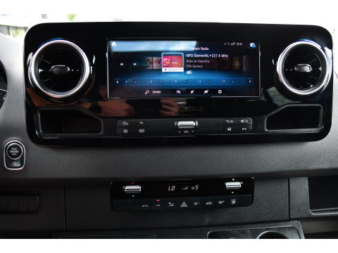 Mercedes-Benz Sprinter 319 3.0 CDI L2H2 DC Black Edition MARGE! Adaptieve Cruise, Camera, LED, Carplay, Standkachel, 10,5'' Mbux, Automaat, 3500kg Trekhaak, Uniek!