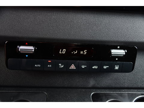 Mercedes-Benz Sprinter 319 3.0 CDI L2H2 DC Black Edition MARGE! Adaptieve Cruise, Camera, LED, Carplay, Standkachel, 10,5'' Mbux, Automaat, 3500kg Trekhaak, Uniek!