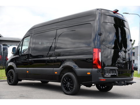Mercedes-Benz Sprinter 319 3.0 CDI L2H2 DC Black Edition MARGE! Adaptieve Cruise, Camera, LED, Carplay, Standkachel, 10,5'' Mbux, Automaat, 3500kg Trekhaak, Uniek!