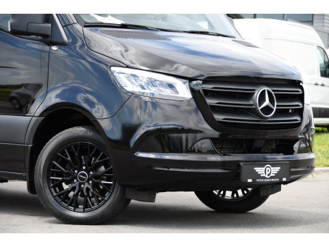 Mercedes-Benz Sprinter 319 3.0 CDI L2H2 DC Black Edition MARGE! Adaptieve Cruise, Camera, LED, Carplay, Standkachel, 10,5'' Mbux, Automaat, 3500kg Trekhaak, Uniek!