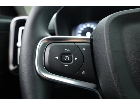 Volvo XC40 1.5 T5 Plug-in hybrid Plus Dark | ACC | Blis | H&K audio | 19' | Memory stoelen |