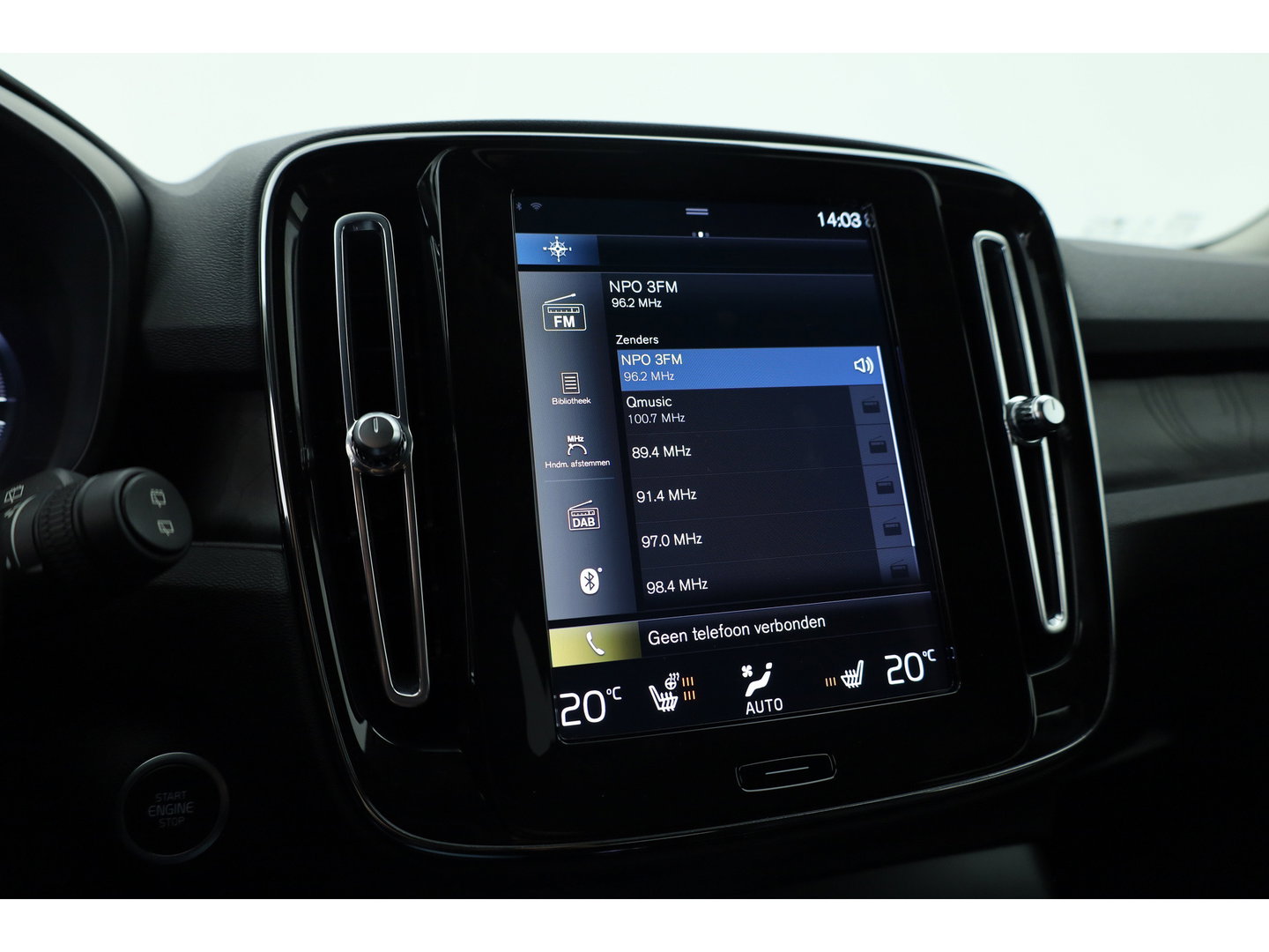Volvo XC40 1.5 T5 Plug-in hybrid Plus Dark | ACC | Blis | H&K audio | 19' | Memory stoelen |