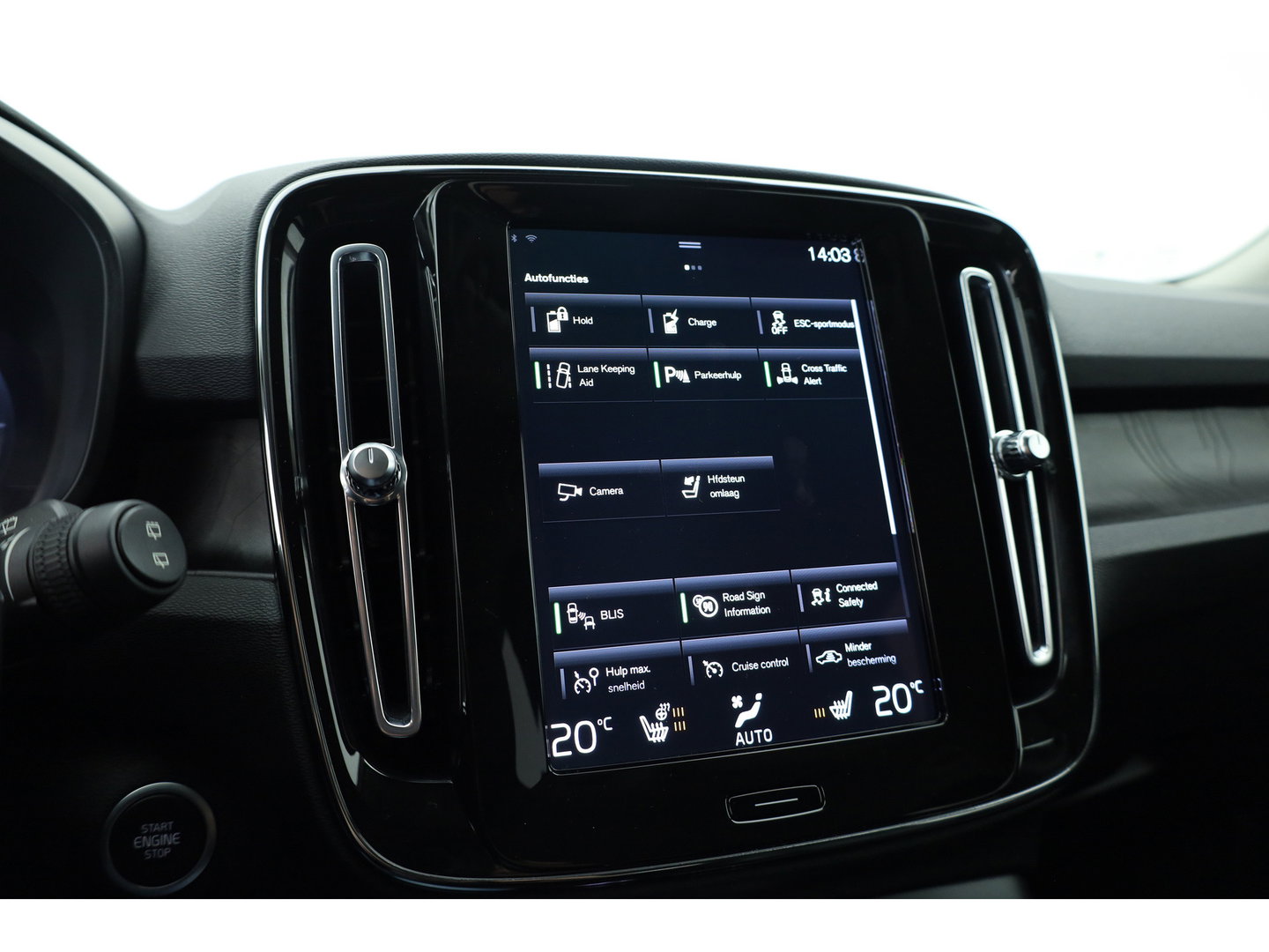 Volvo XC40 1.5 T5 Plug-in hybrid Plus Dark | ACC | Blis | H&K audio | 19' | Memory stoelen |