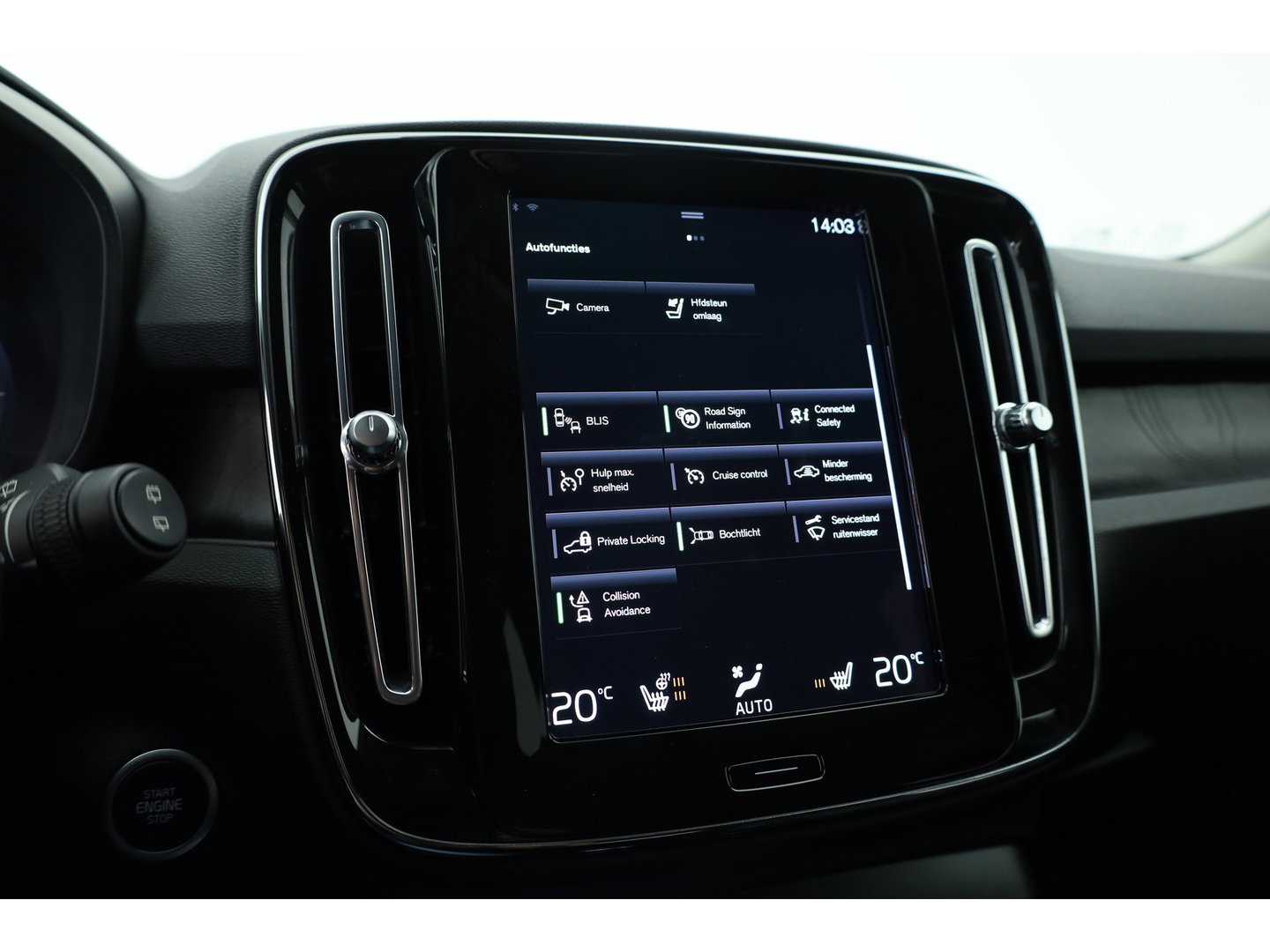 Volvo XC40 1.5 T5 Plug-in hybrid Plus Dark | ACC | Blis | H&K audio | 19' | Memory stoelen |