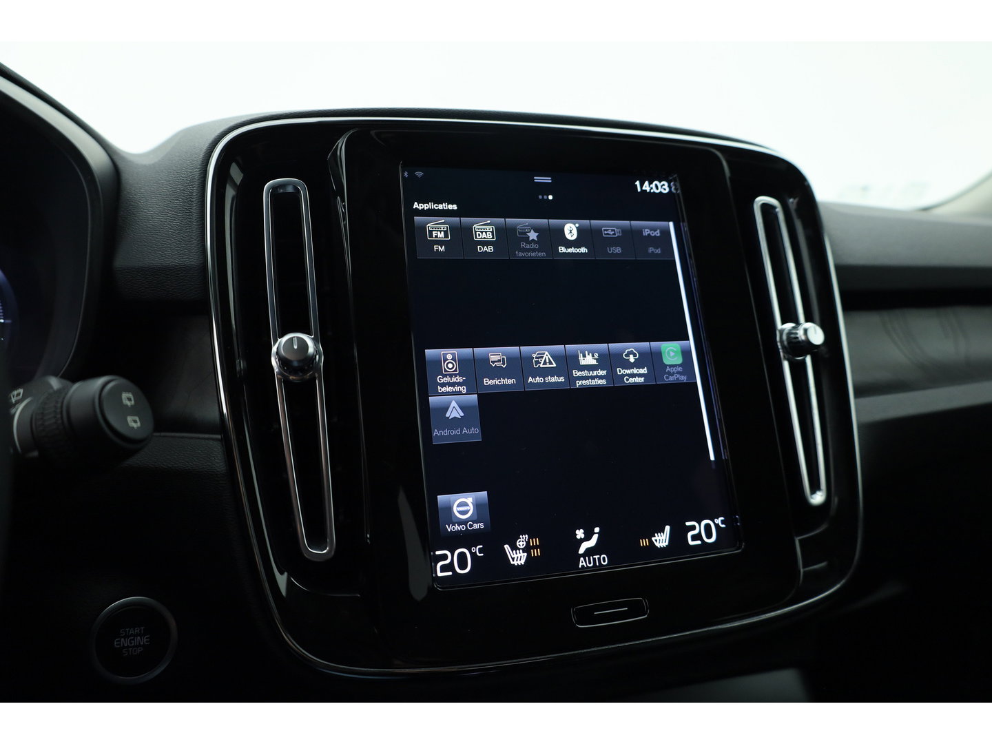Volvo XC40 1.5 T5 Plug-in hybrid Plus Dark | ACC | Blis | H&K audio | 19' | Memory stoelen |