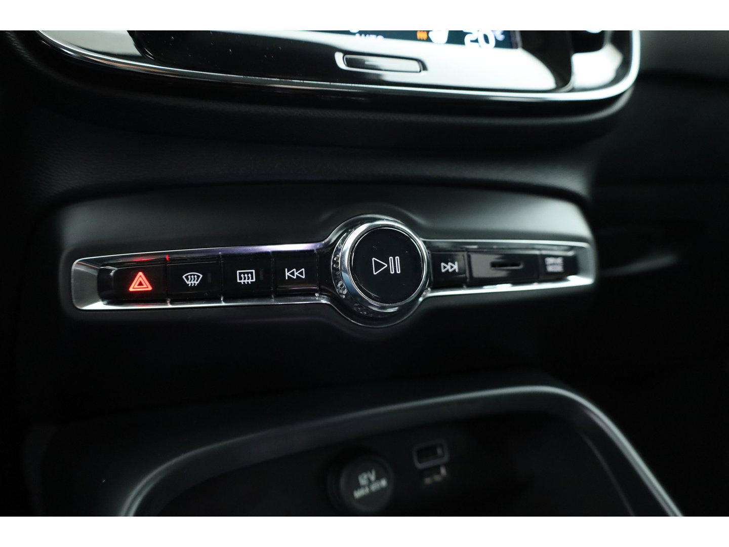 Volvo XC40 1.5 T5 Plug-in hybrid Plus Dark | ACC | Blis | H&K audio | 19' | Memory stoelen |