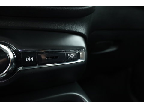 Volvo XC40 1.5 T5 Plug-in hybrid Plus Dark | ACC | Blis | H&K audio | 19' | Memory stoelen |