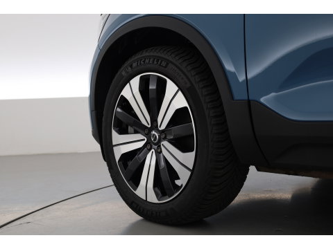 Volvo XC40 1.5 T5 Plug-in hybrid Plus Dark | ACC | Blis | H&K audio | 19' | Memory stoelen |