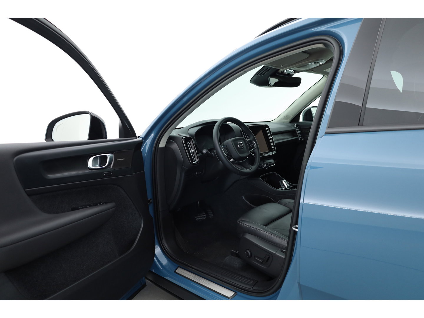 Volvo XC40 1.5 T5 Plug-in hybrid Plus Dark | ACC | Blis | H&K audio | 19' | Memory stoelen |