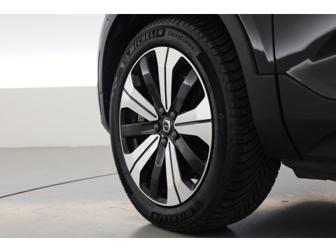 Volvo XC40 Single Motor Plus 70 kWh | Prijs Rijklaar | Adap. Cruise | Dodehoek (Blis) |Stoel + stuurverwarming | Warmtepomp | Google |