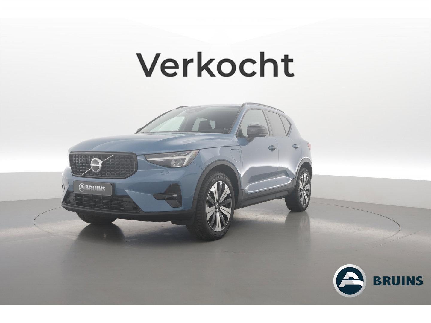 Volvo XC40 1.5 T5 Plug-in hybrid Plus Dark | ACC | Blis | H&K audio | 19' | Memory stoelen |
