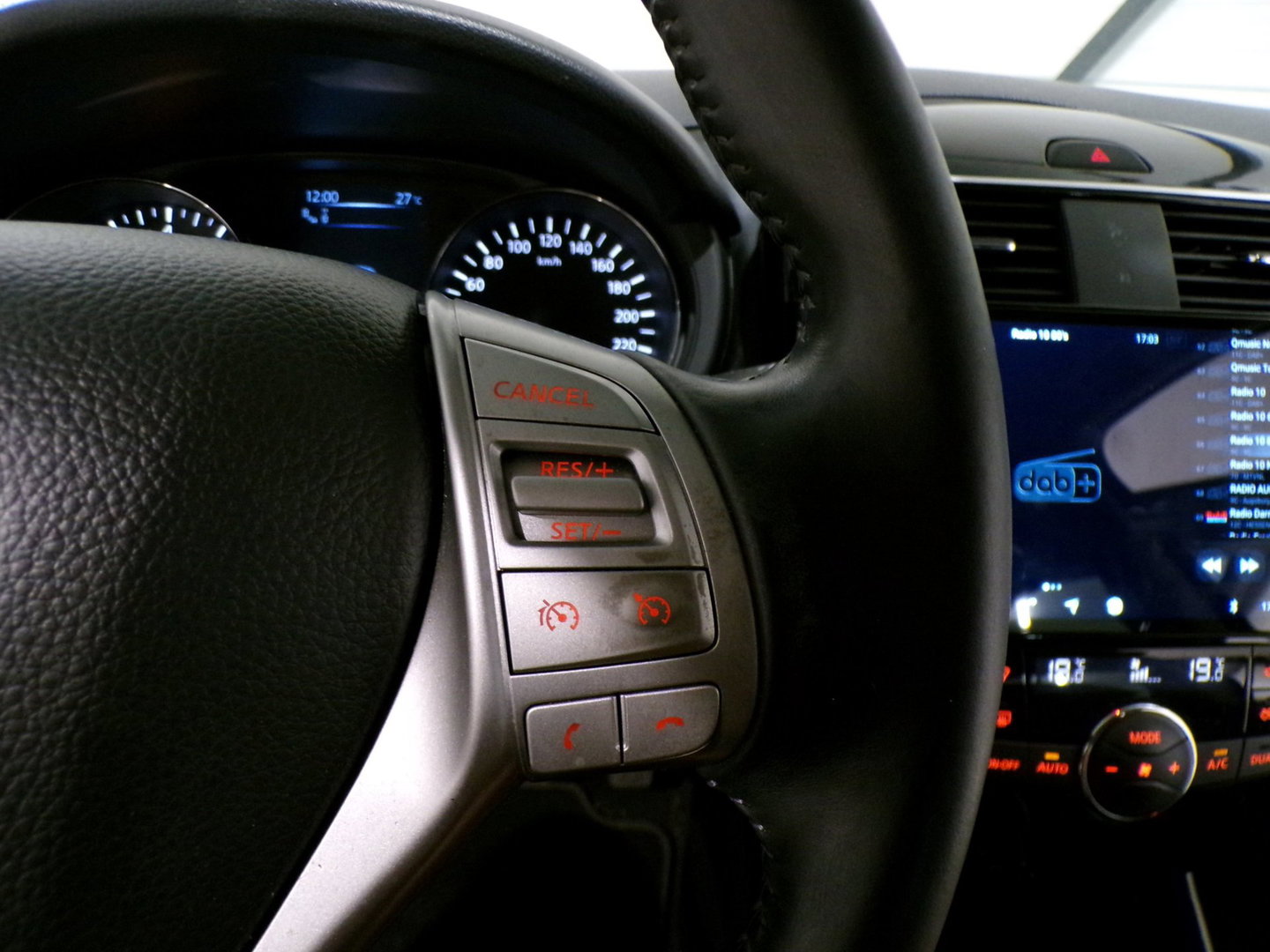 Nissan Pulsar 1.2 DIG-T Tekna "Origineel NL!" Apple-Carplay Trekhaak Stoelverwarming Camera Leer Cruise-control DAB+ Climatronic