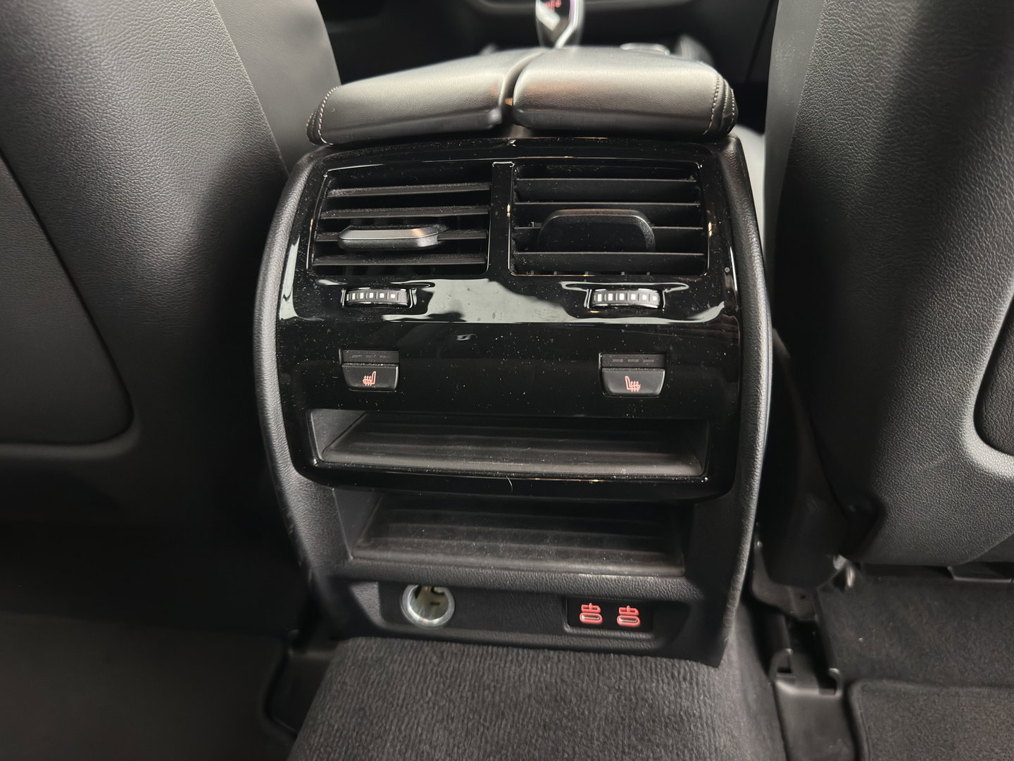 BMW 5 Serie 530e Business Edition Plus M-Sportpack (Plug-in) (INCL.BTW) *LEATHER | FULL-LED | MEMORY-PACK | DIGI-COCKPIT | HIFI-SOUND | CAMERA | NAVI-FULLMAP | PRIVACY-GLASS | SHIFT-PADDLES | ECC | PDC | CRUISE | 18''ALU*