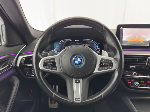 BMW 5 Serie 530e Business Edition Plus M-Sportpack (Plug-in) (INCL.BTW) *LEATHER | FULL-LED | MEMORY-PACK | DIGI-COCKPIT | HIFI-SOUND | CAMERA | NAVI-FULLMAP | PRIVACY-GLASS | SHIFT-PADDLES | ECC | PDC | CRUISE | 18''ALU*