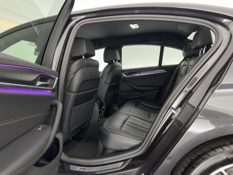 BMW 5 Serie 530e Business Edition Plus M-Sportpack (Plug-in) (INCL.BTW) *LEATHER | FULL-LED | MEMORY-PACK | DIGI-COCKPIT | HIFI-SOUND | CAMERA | NAVI-FULLMAP | PRIVACY-GLASS | SHIFT-PADDLES | ECC | PDC | CRUISE | 18''ALU*