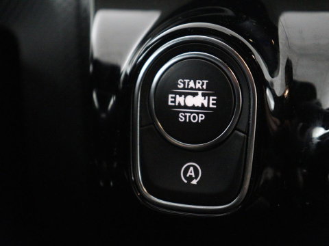 Mercedes-Benz A-Klasse 180 Business Solution AMG | Leder/alcantara | Stoelverwarming | Cruise control | Widescreen | Carplay | Climate control | Camera | Park assist |