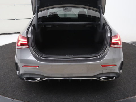 Mercedes-Benz A-Klasse 180 Business Solution AMG | Leder/alcantara | Stoelverwarming | Cruise control | Widescreen | Carplay | Climate control | Camera | Park assist |