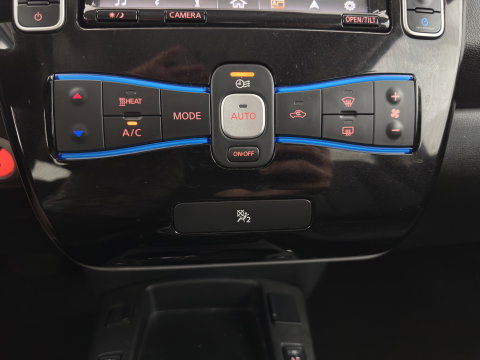 Nissan Leaf Business Edition 30 kWh Aut. *LEATHER | FULL-LED | BOSE-SURROUND | TOPVIEW | KEYLESS | NAVI-FULLMAP | ECC | HEATED-COMFORTSEATS | PRIVACYGLASS | DIGI-COCKPIT | DAB | 17"ALU*