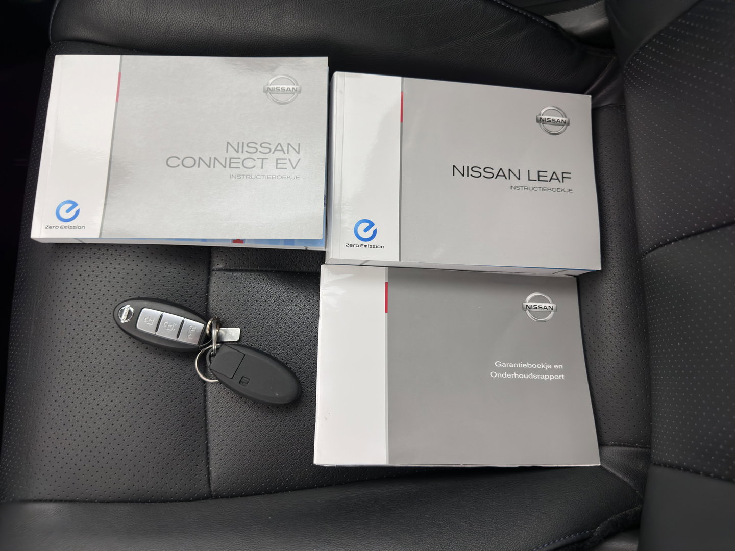 Nissan Leaf Business Edition 30 kWh Aut. *LEATHER | FULL-LED | BOSE-SURROUND | TOPVIEW | KEYLESS | NAVI-FULLMAP | ECC | HEATED-COMFORTSEATS | PRIVACYGLASS | DIGI-COCKPIT | DAB | 17"ALU*