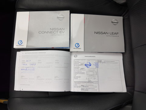 Nissan Leaf Business Edition 30 kWh Aut. *LEATHER | FULL-LED | BOSE-SURROUND | TOPVIEW | KEYLESS | NAVI-FULLMAP | ECC | HEATED-COMFORTSEATS | PRIVACYGLASS | DIGI-COCKPIT | DAB | 17"ALU*