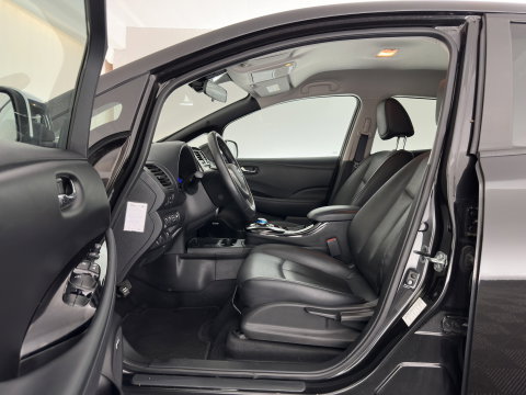 Nissan Leaf Business Edition 30 kWh Aut. *LEATHER | FULL-LED | BOSE-SURROUND | TOPVIEW | KEYLESS | NAVI-FULLMAP | ECC | HEATED-COMFORTSEATS | PRIVACYGLASS | DIGI-COCKPIT | DAB | 17"ALU*