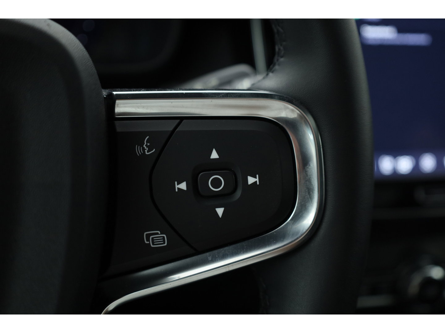 Volvo C40 Recharge Core 69 kWh Pano-dak | Camera | Stoel + stuurverwarming |