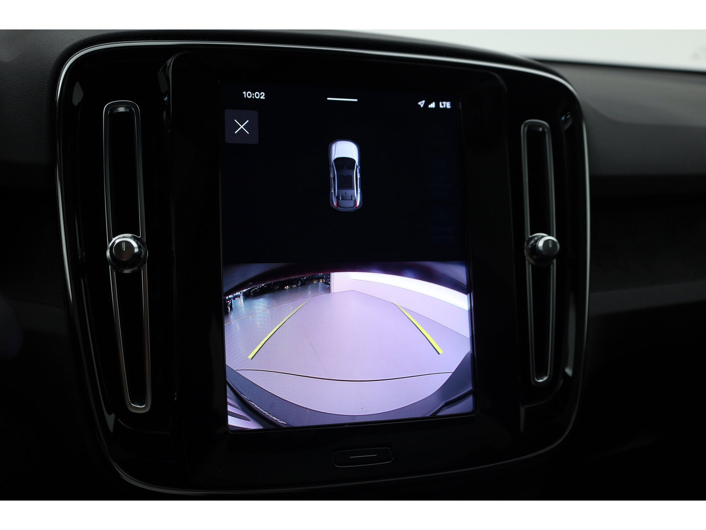 Volvo C40 Recharge Core 69 kWh Pano-dak | Camera | Stoel + stuurverwarming |